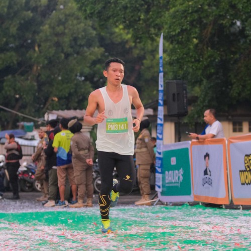 Race photo from BAUR RUN 2025