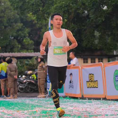 Race photo from BAUR RUN 2025
