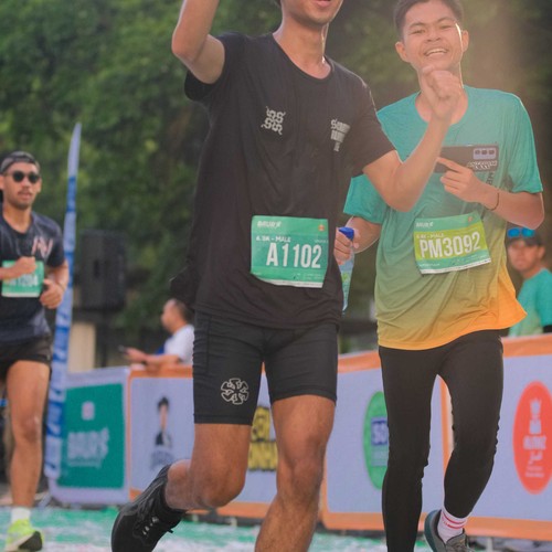 Race photo from BAUR RUN 2025