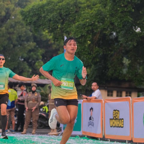 Race photo from BAUR RUN 2025
