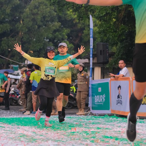 Race photo from BAUR RUN 2025