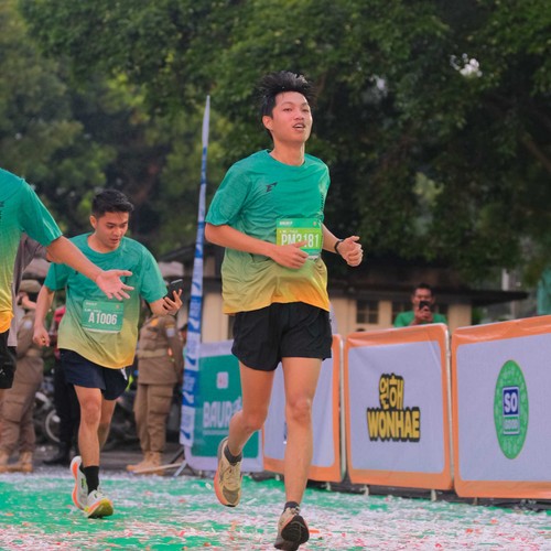 Race photo from BAUR RUN 2025