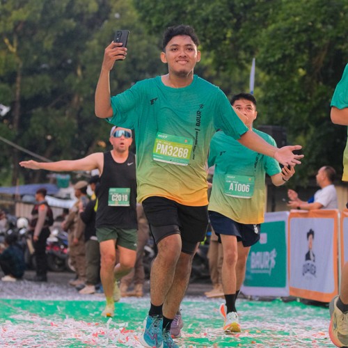 Race photo from BAUR RUN 2025