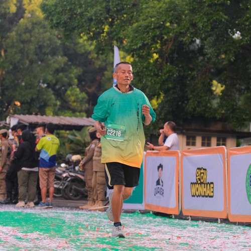 Race photo from BAUR RUN 2025