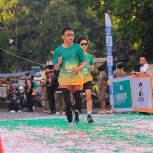 Race photo from BAUR RUN 2025