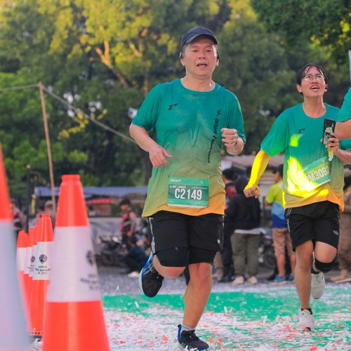 Race photo from BAUR RUN 2025