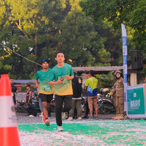 Race photo from BAUR RUN 2025