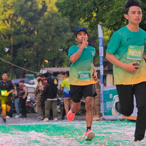 Race photo from BAUR RUN 2025