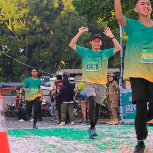 Race photo from BAUR RUN 2025