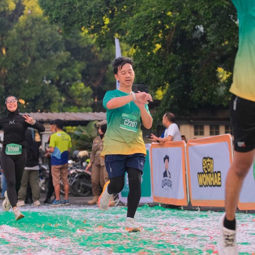 Race photo from BAUR RUN 2025