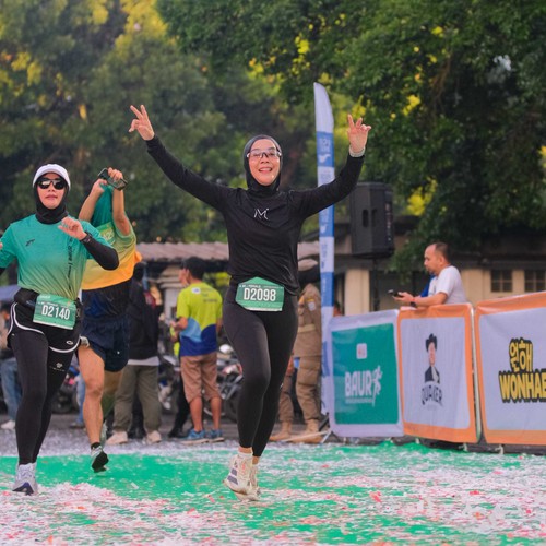 Race photo from BAUR RUN 2025