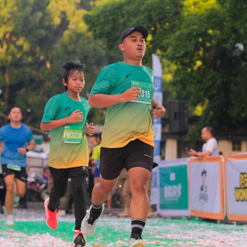 Race photo from BAUR RUN 2025