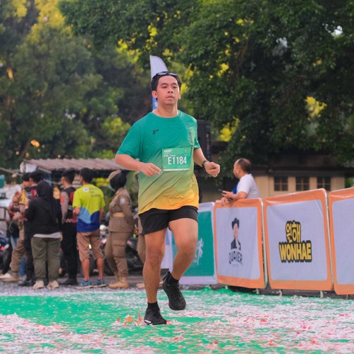 Race photo from BAUR RUN 2025