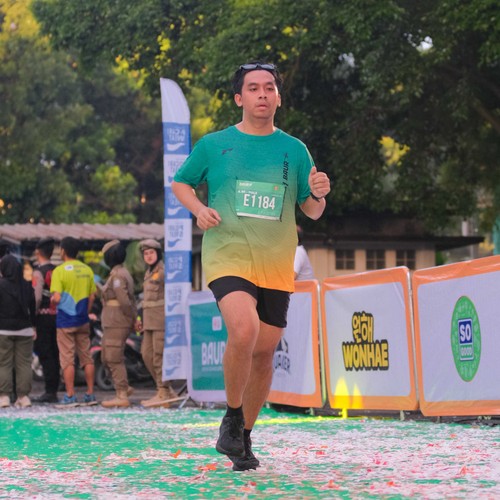 Race photo from BAUR RUN 2025