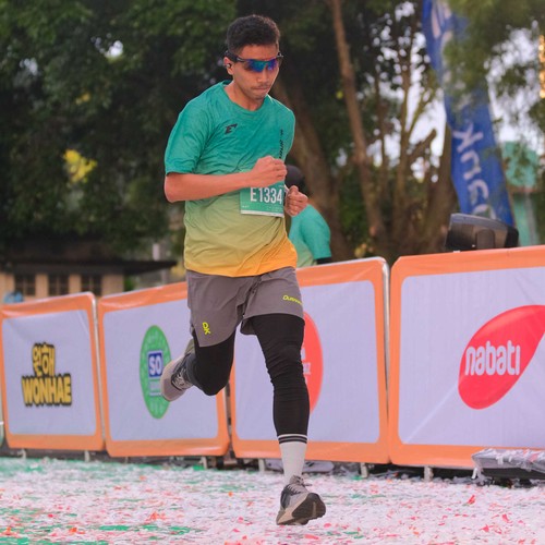 Race photo from BAUR RUN 2025