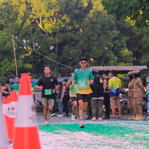 Race photo from BAUR RUN 2025