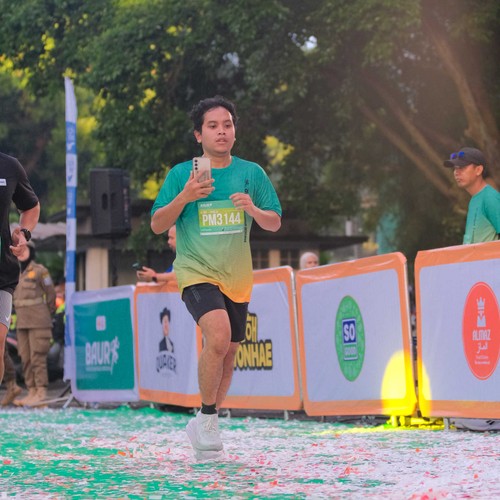 Race photo from BAUR RUN 2025