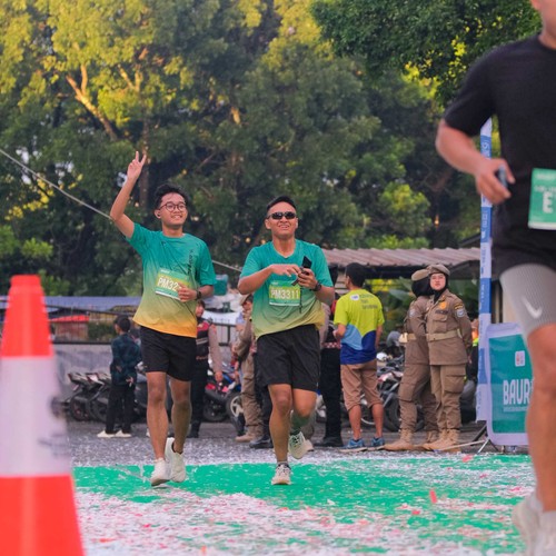 Race photo from BAUR RUN 2025