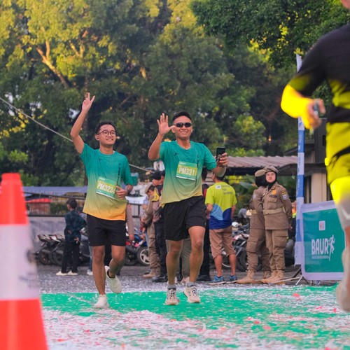 Race photo from BAUR RUN 2025