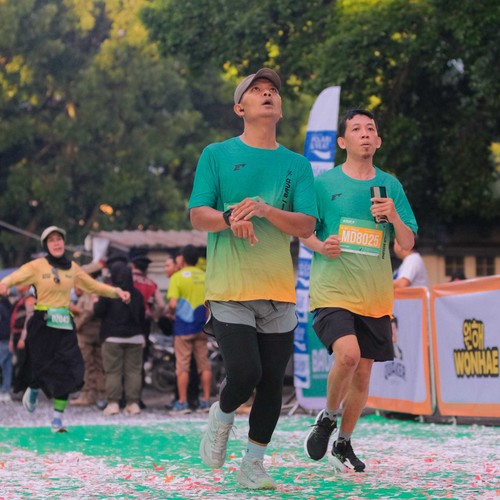 Race photo from BAUR RUN 2025