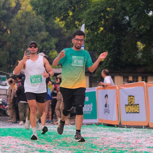 Race photo from BAUR RUN 2025