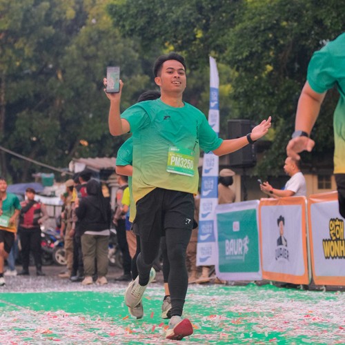 Race photo from BAUR RUN 2025
