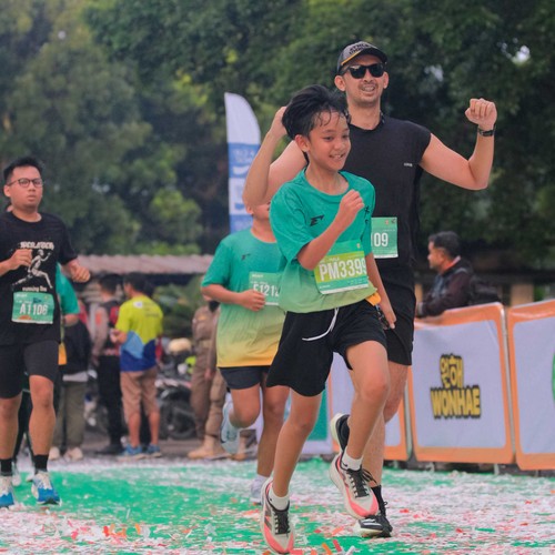 Race photo from BAUR RUN 2025