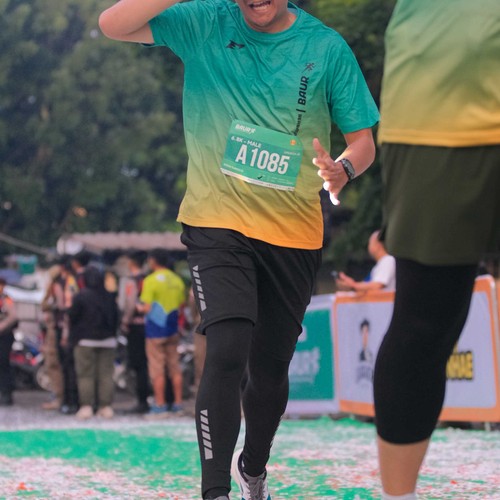 Race photo from BAUR RUN 2025
