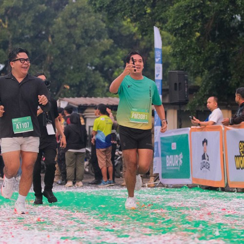 Race photo from BAUR RUN 2025