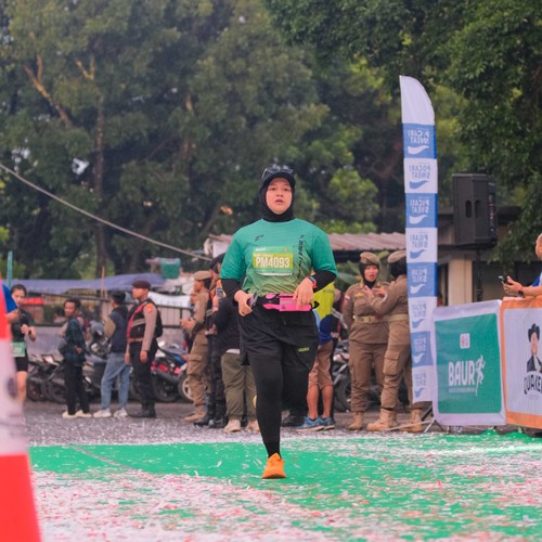 Race photo from BAUR RUN 2025