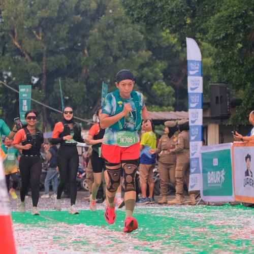 Race photo from BAUR RUN 2025