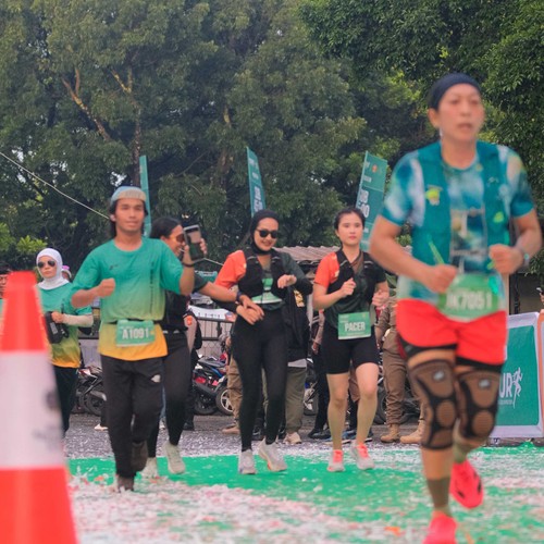Race photo from BAUR RUN 2025