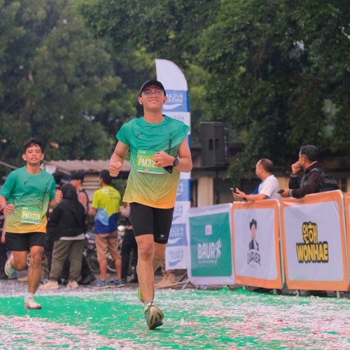 Race photo from BAUR RUN 2025