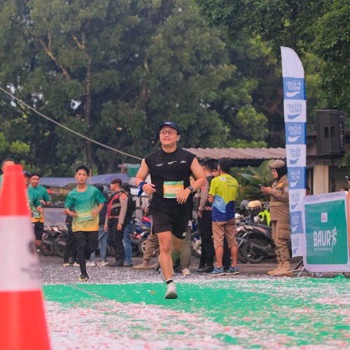 Race photo from BAUR RUN 2025