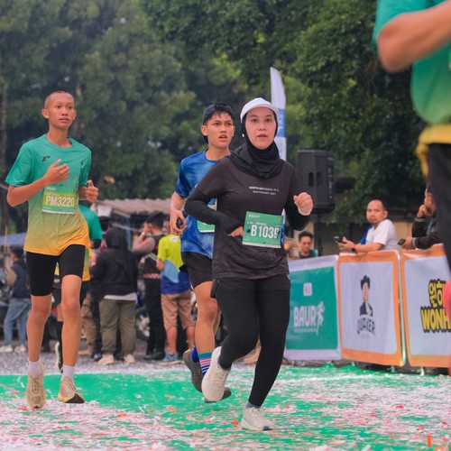 Race photo from BAUR RUN 2025