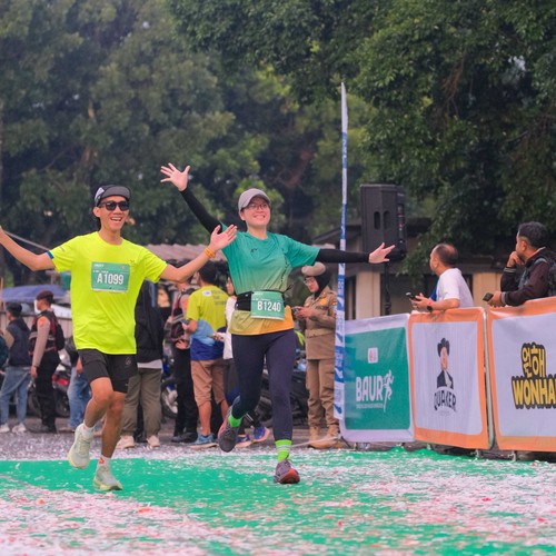 Race photo from BAUR RUN 2025