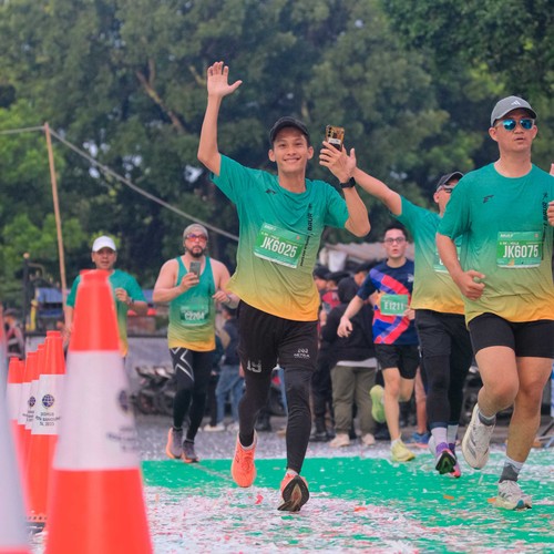 Race photo from BAUR RUN 2025