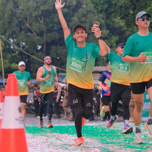 Race photo from BAUR RUN 2025