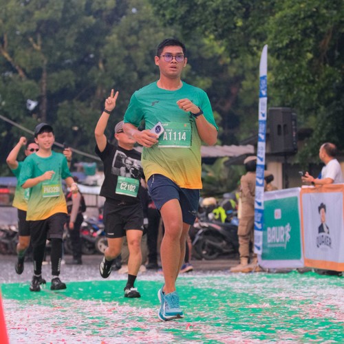 Race photo from BAUR RUN 2025