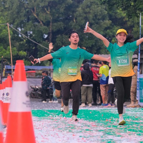Race photo from BAUR RUN 2025