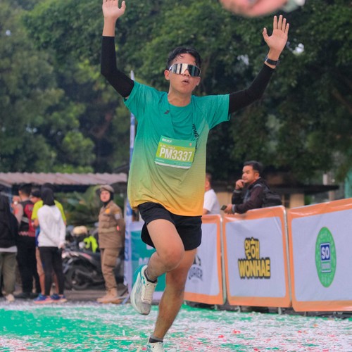 Race photo from BAUR RUN 2025