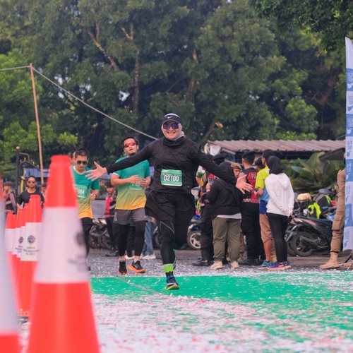 Race photo from BAUR RUN 2025