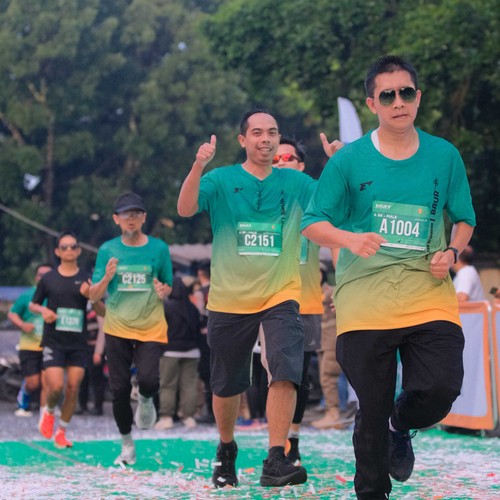 Race photo from BAUR RUN 2025