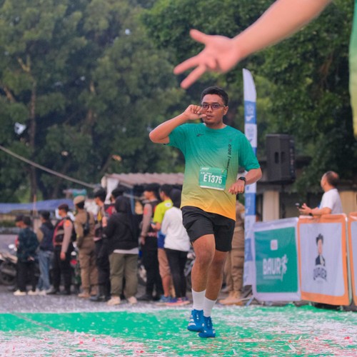 Race photo from BAUR RUN 2025