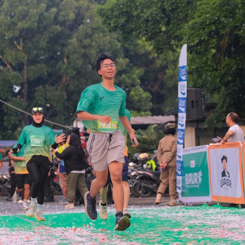 Race photo from BAUR RUN 2025