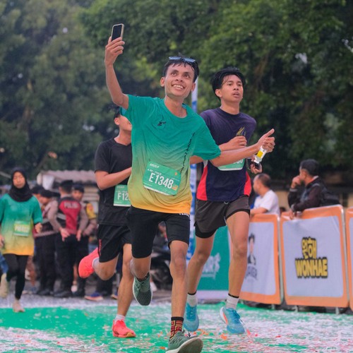 Race photo from BAUR RUN 2025