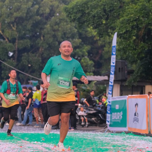 Race photo from BAUR RUN 2025
