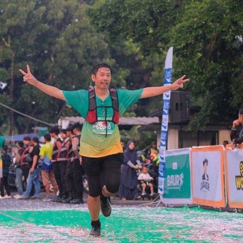 Race photo from BAUR RUN 2025