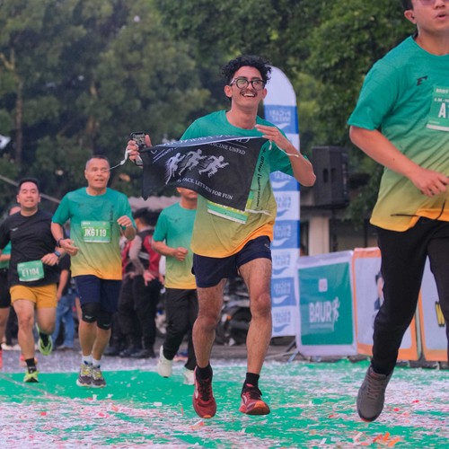 Race photo from BAUR RUN 2025