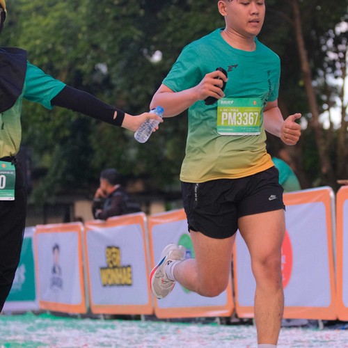 Race photo from BAUR RUN 2025